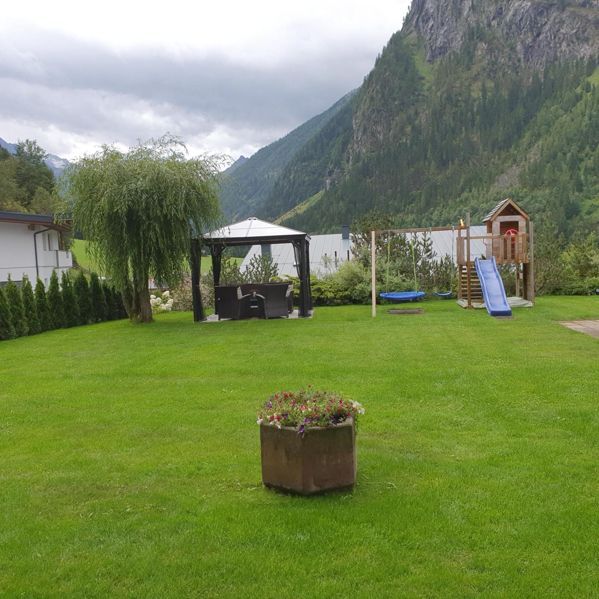 Pitztal Ferienwohnungen Sankt Leonhard im Pitztal Esterno foto